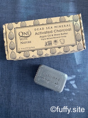 charcoal soap 石鹸